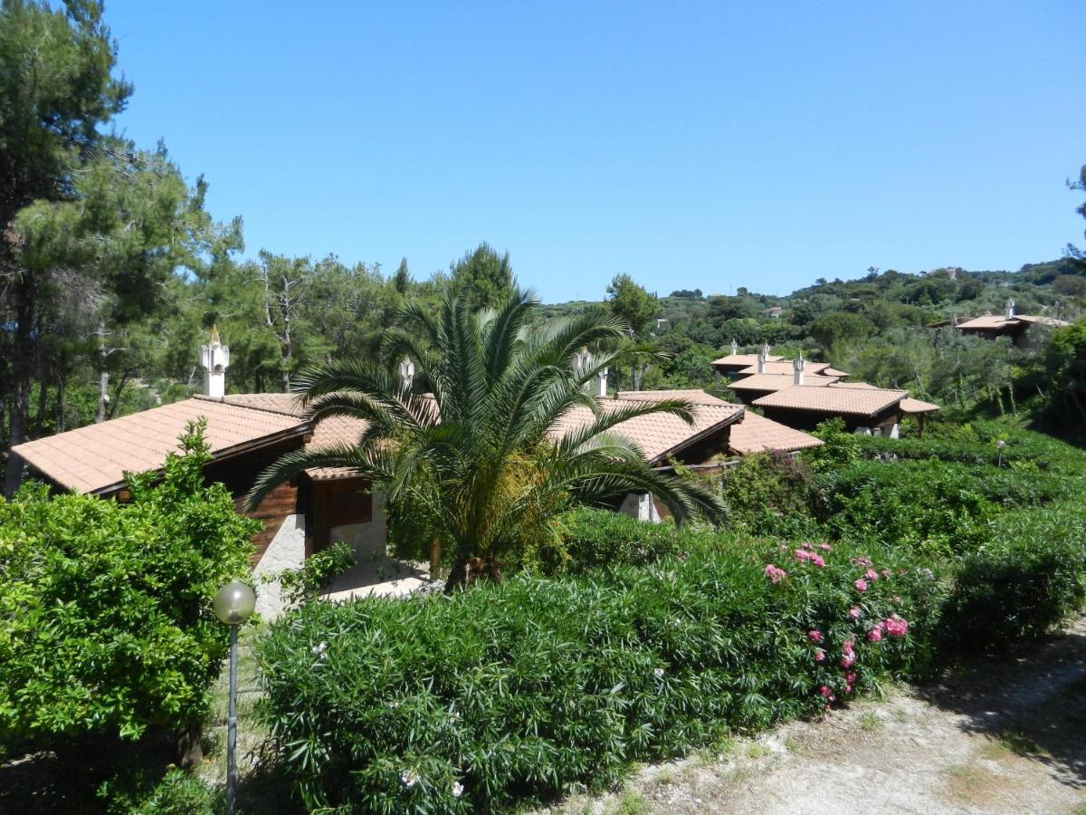Tenuta Molino Di Mare- Ecoresort Con Villini Rodi Garganico Exterior photo