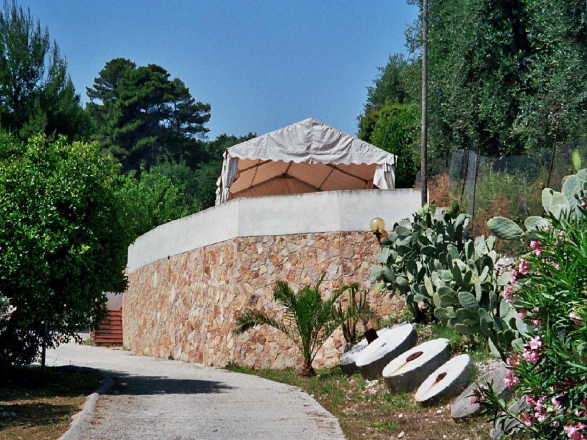 Tenuta Molino Di Mare- Ecoresort Con Villini Rodi Garganico Exterior photo